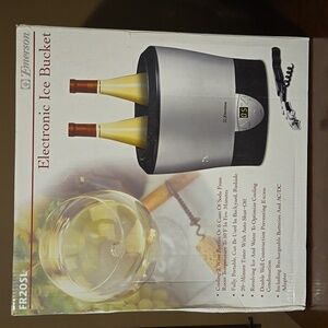 NIB Emerson Electronic Ice Bucket